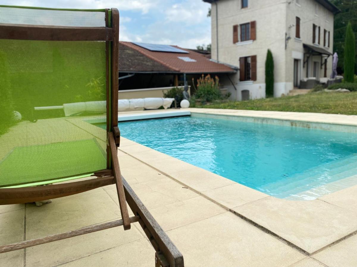 Отель Les Berouds Salaise-sur-Sanne Экстерьер фото